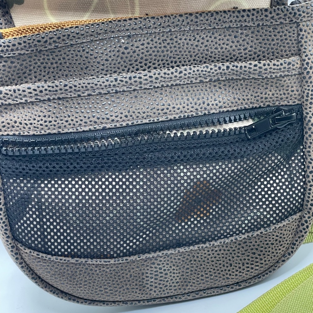 Haiku Small Crossbody - Picture 2 of 6